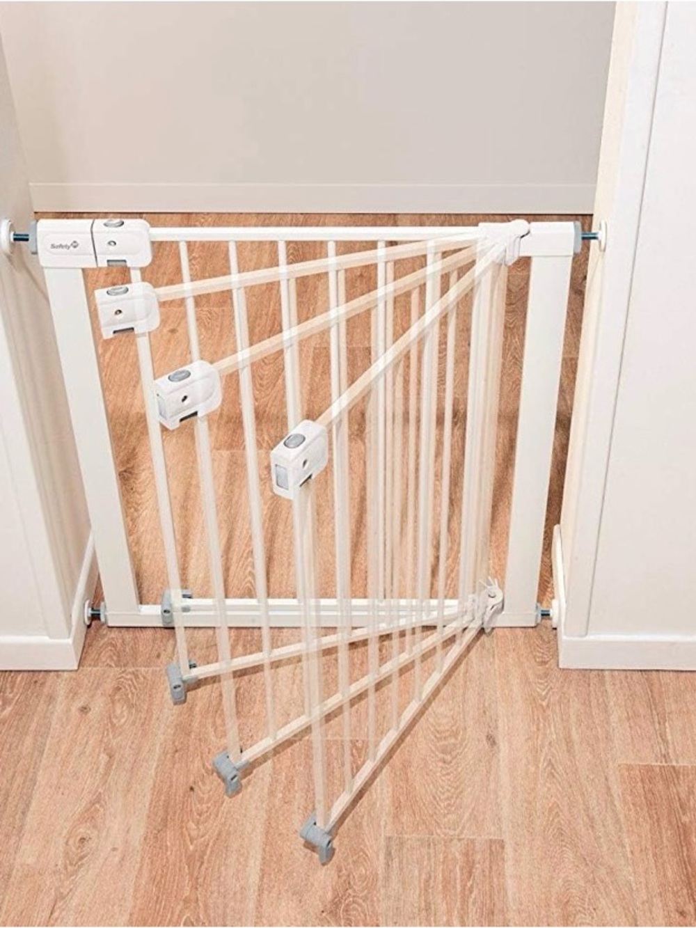 Auto Close Gate - White - Picture 5 of 6
